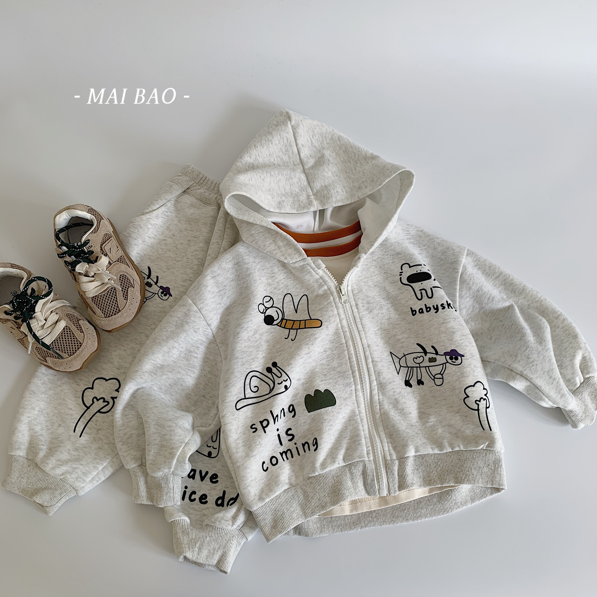 Traje para niños Maibao 2025 primavera y otoño nuevo producto chaqueta de punto con capucha para niños pantalones casuales estilo occidental traje coreano de dos piezas