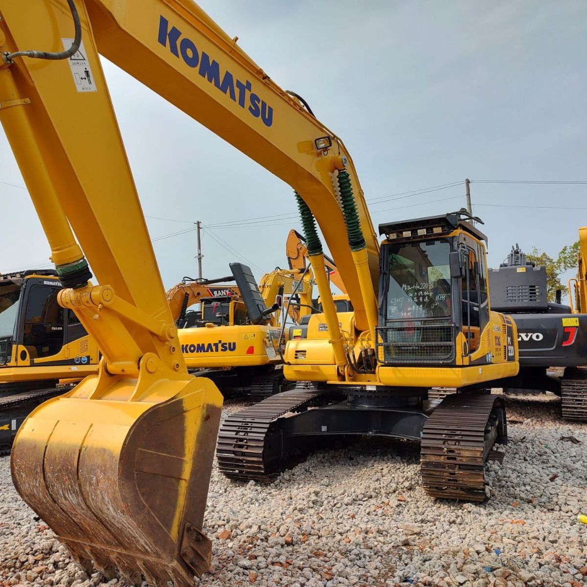 África compra de segunda mano Komatsu 200 220 240 excavadoras importadas