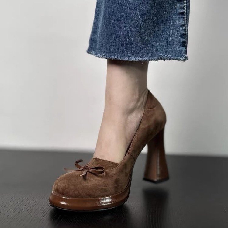 Retro high heels heels