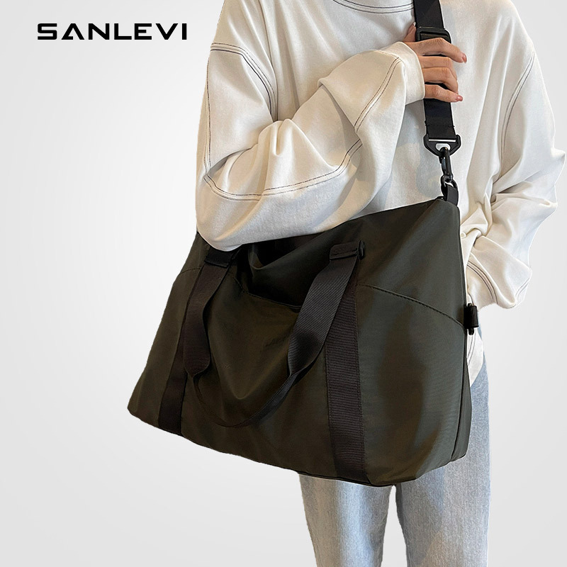 Capacious shoulder bag for traveling
