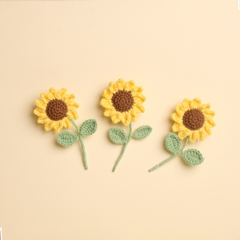 Finished Hand-woven Sunflower Sunflower Brooch Bag Hanging Accessories Popular Clothes Accessories