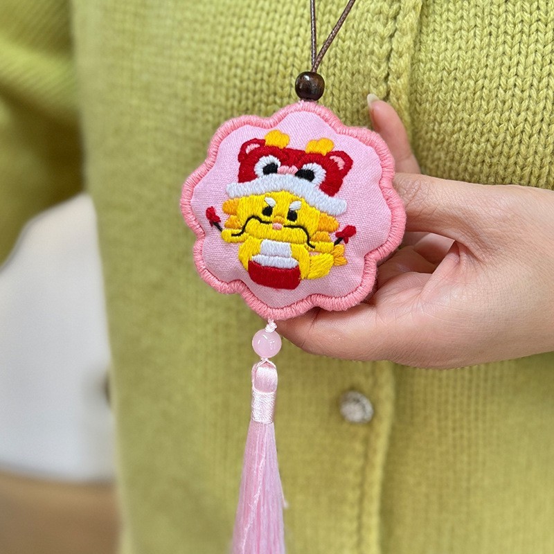 Bordado DIY artesanal creativo bolsas de jazmín colgante bolsas de estilo antiguo bordado Lu para regalo de novia bolsas de mariposa