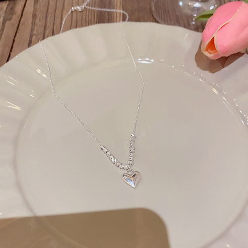 Ins trendy internet celebrity same three-dimensional love necklace women's light luxury niche versatile temperament striped bead clavicle chain