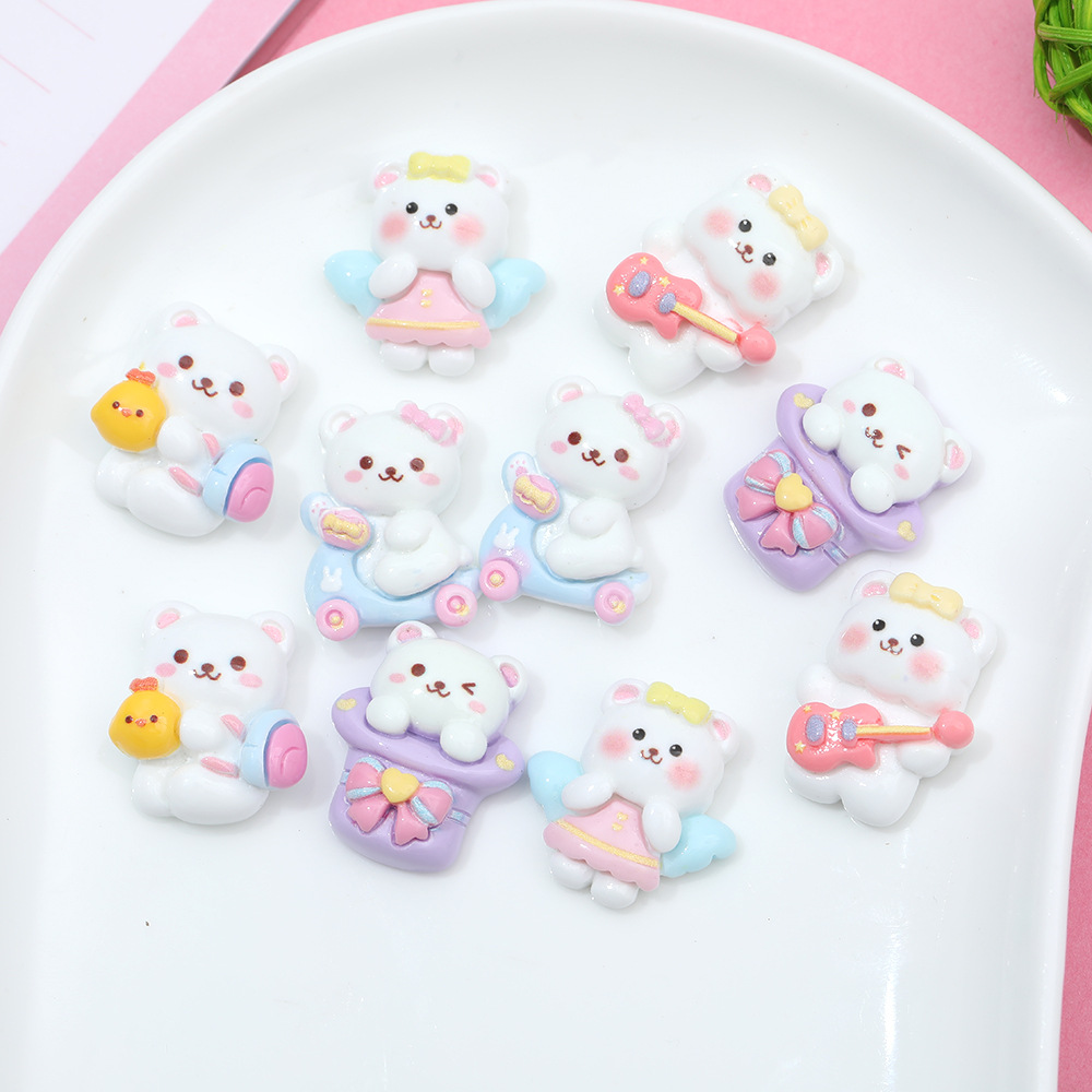 Guitarra de dibujos animados Pequeño Oso Blanco DIY accesorios de resina crema pegamento horquilla accesorios para el cabello teléfono móvil Shell taza pegatinas materiales hechos a mano, etc.