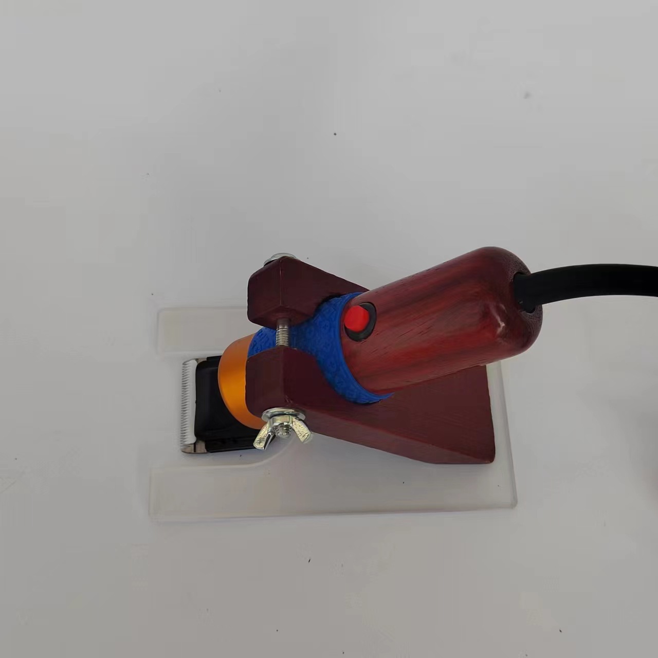 0d6b18b8a2c5b43f43fa424d9d804a