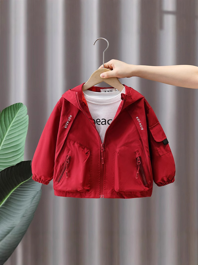 7733 Chaqueta cortavientos negra para niños, estilo primavera y otoño 2026, nueva chaqueta informal para niños, top con capucha de moda primavera