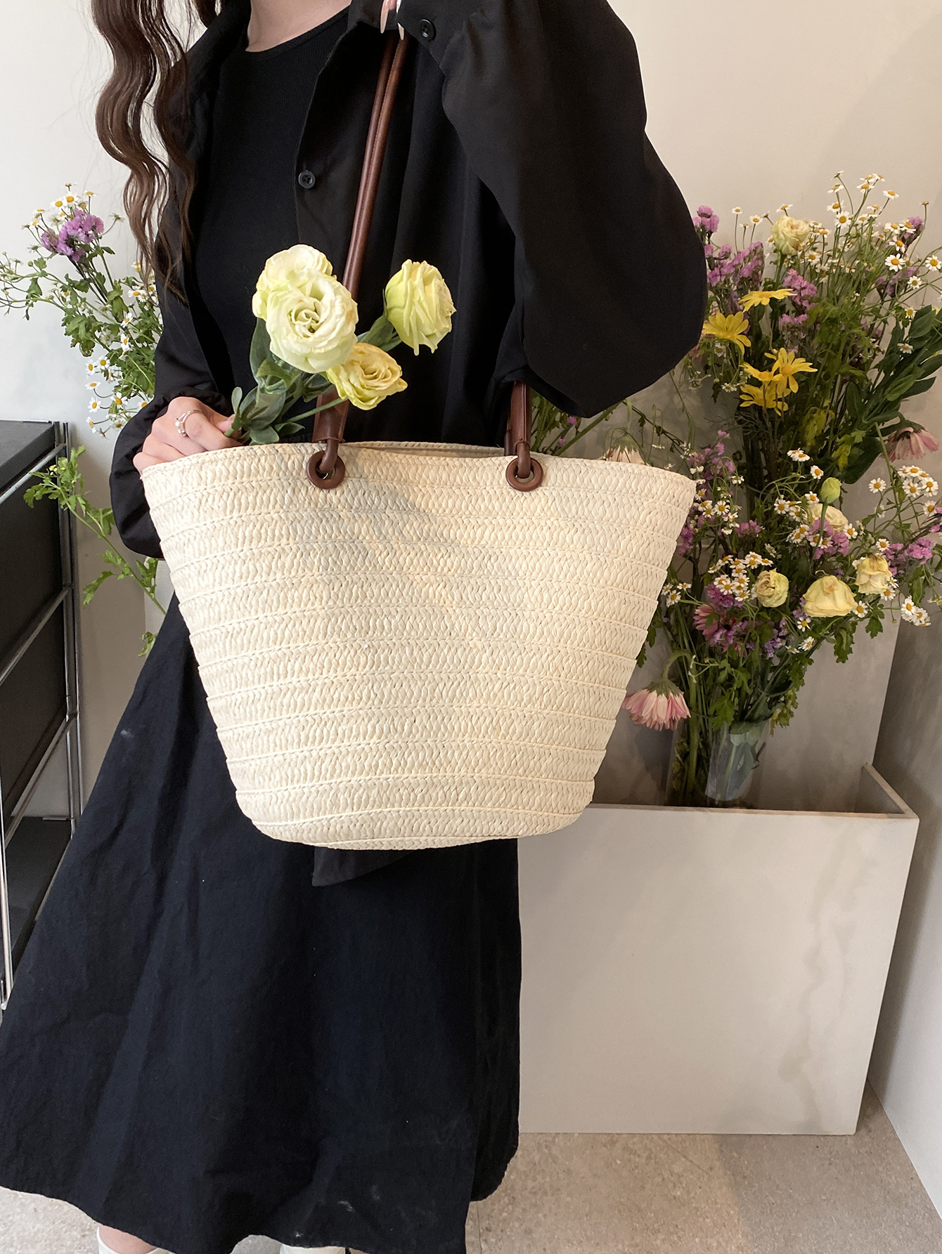 straw beach one-shoulder bag
