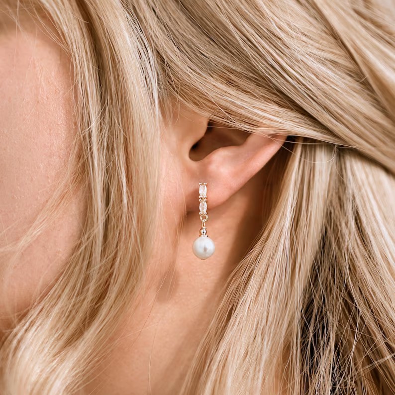 Pendientes de botón con circonitas y perlas para mujer_voghion.com