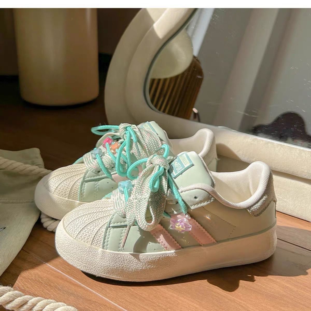 復古厚底板鞋女2025春季新款ins超火百搭小白鞋小眾休閒運動鞋子