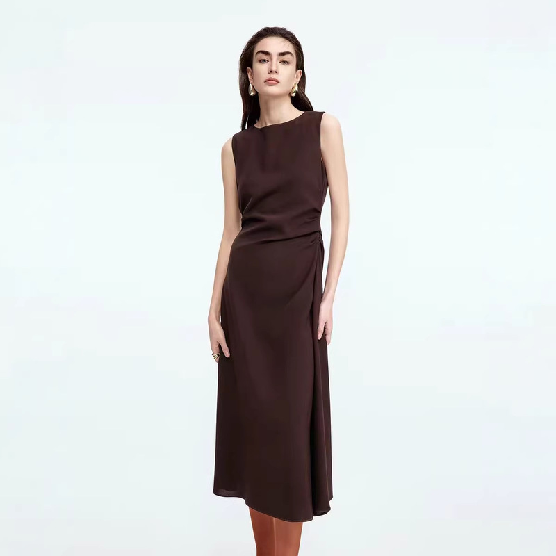 In-Stock Lang Series A-Line Draped Light Dress, Sleeveless Slim-Fit Dress with a Waist-Cinching Design, High-End and Elegant, 2026 Summer New Model