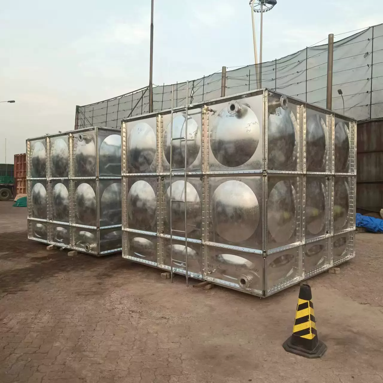 20立方热镀锌钢板水箱304不锈钢屋顶20立方学校物业工厂消防水池