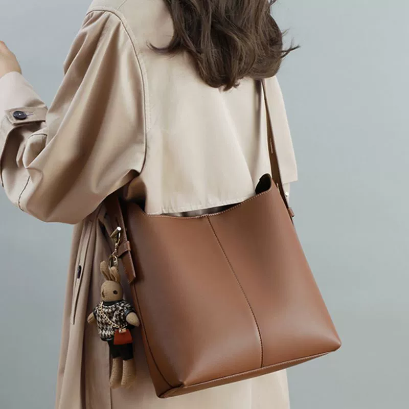 One-shoulder bag, high-end