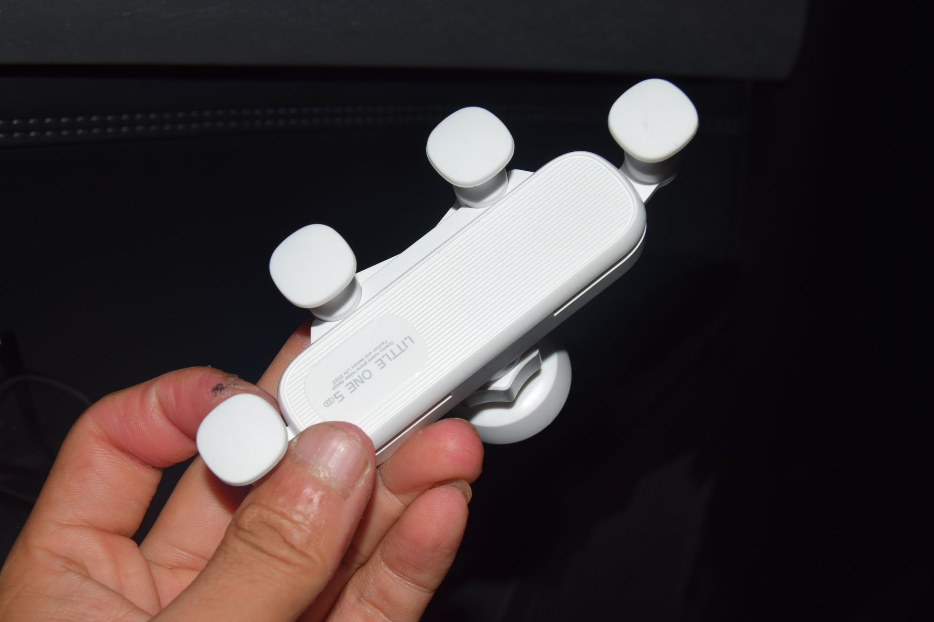 Car-mounted cute car interior air vent car navigation holder【Liu】
