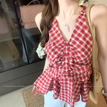 法式复古V领红色格子背心女夏季褶皱纽扣无袖上衣服