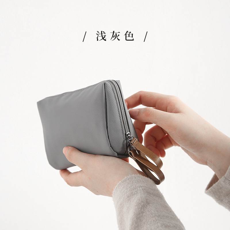 化粧品バッグ収納袋女性のポータブル外出小さな小さなバッグ 2025 新しいバッグ内ポータブル口紅軽量モデル|undefined