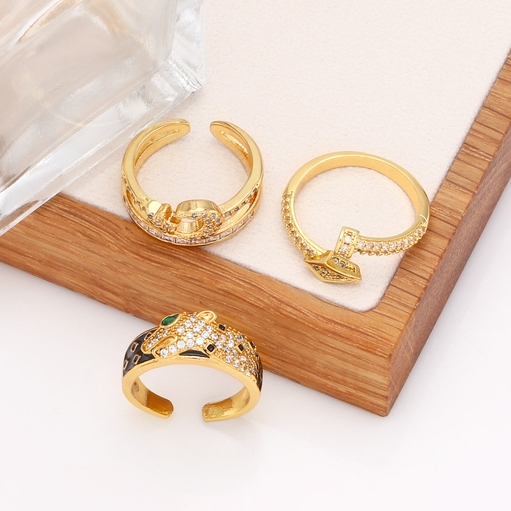 Fashion Creative Zircon Inlaid Nail Moon Leopard Ring Wholesale display picture 5