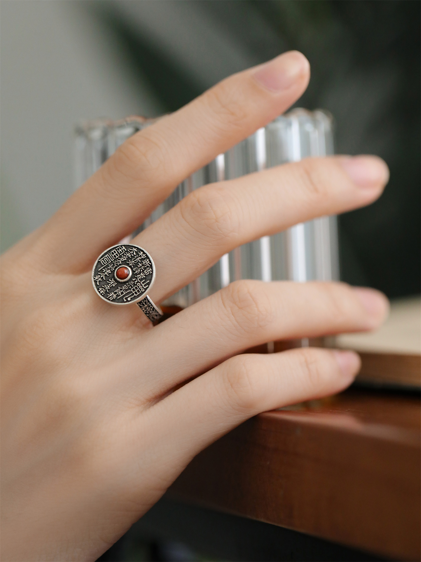 Novo S Pure Yintai Prata Montanha Fantasma Talismã Sul Ágata Vermelha Moda Jóias Anel de Arte Feminino Feito Abertura Antiga_voghion.com