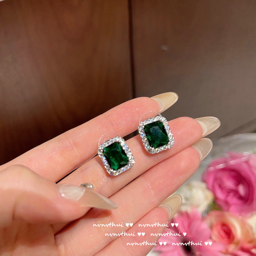 160P fairy small rectangular green sparkling diamond earrings ~ no box