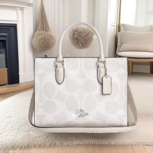 ܼҊWRmaggieŮϻְͨбƤ