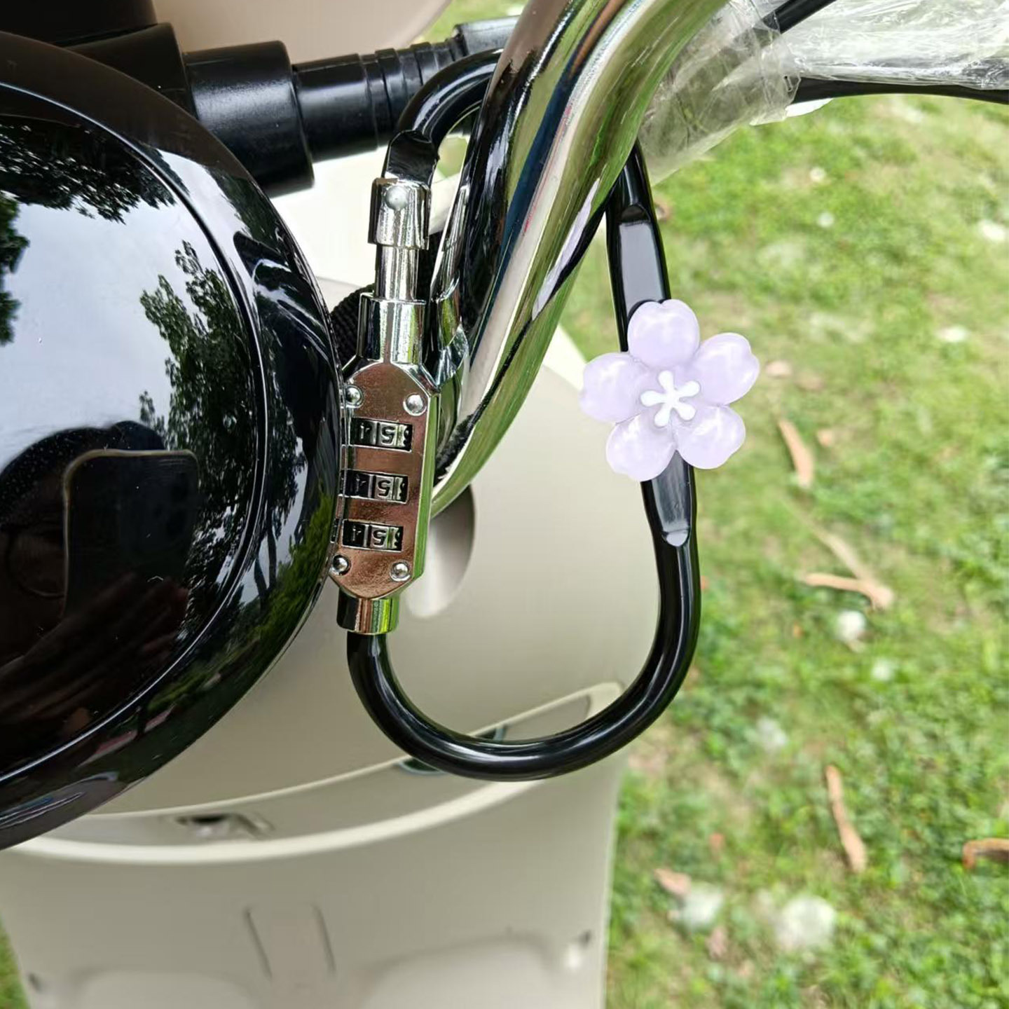 Cute Cartoon Electric Vehicle Helmet Password Lock Motorcycle Scooter Mountain Bike Anti-Theft Lock Basket