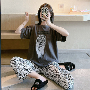 ���Q�羳�W�tֱ���n������Lѝ˯����Ů�������������e�Ҿӷ����b