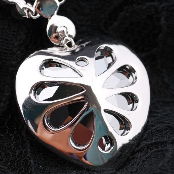 ŷ��ʱ����ɫ���亣��֮������Ů  �µ���ˮ�����ε�׹ 400705