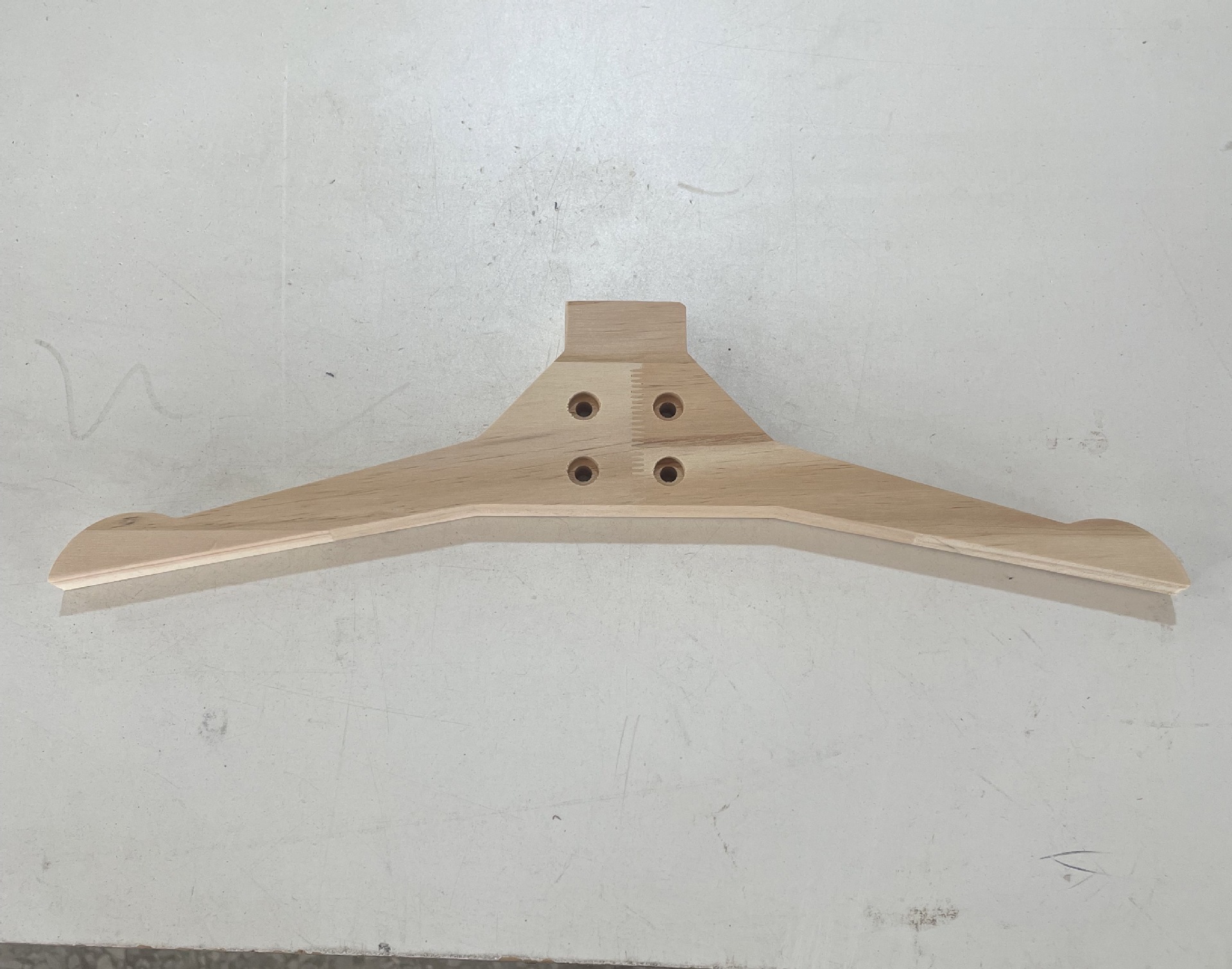 Wall-mounted solid wood and iron helmet rack, tactical vest storage rack, motorcycle riding gear display rack wholesale