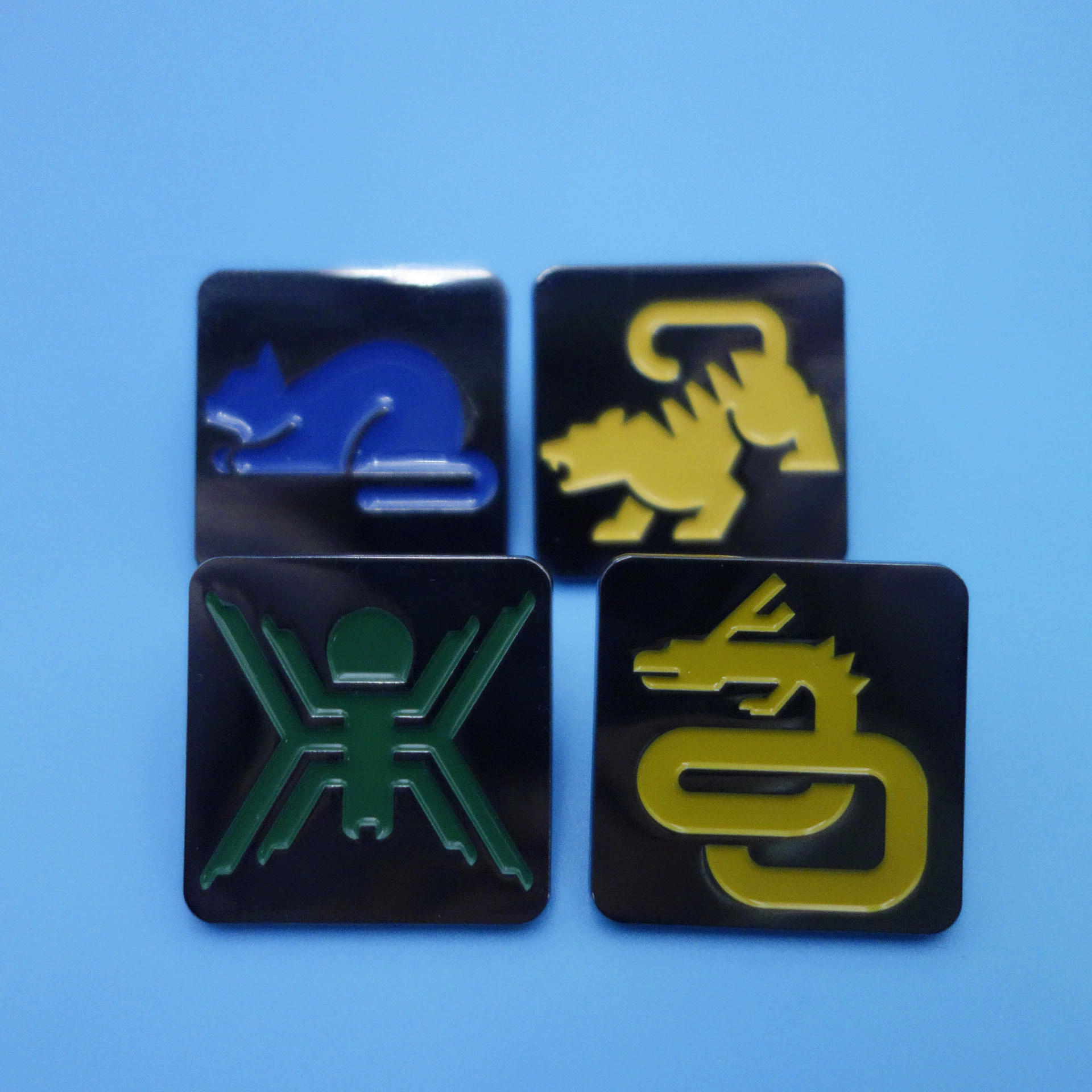 Металлические значки из цинкового сплава с покраской, изготовленные на заказ с различными анимационными, мультяшными и кинематографическими периферийными металлическими сувенирами