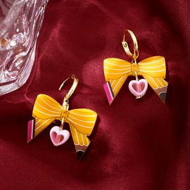 耳钉;耳环;戒指