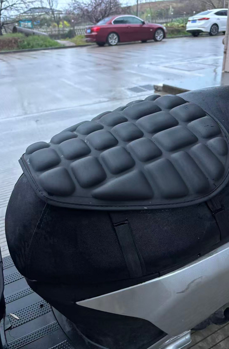 Electric Vehicle Shock-Absorbing Seat Cushion, Breathable and Sweat-Proof, Waterproof Motorcycle Seat Cushion, Pressure-Relieving Seat Cover for Long-Term Sitting, Wholesale