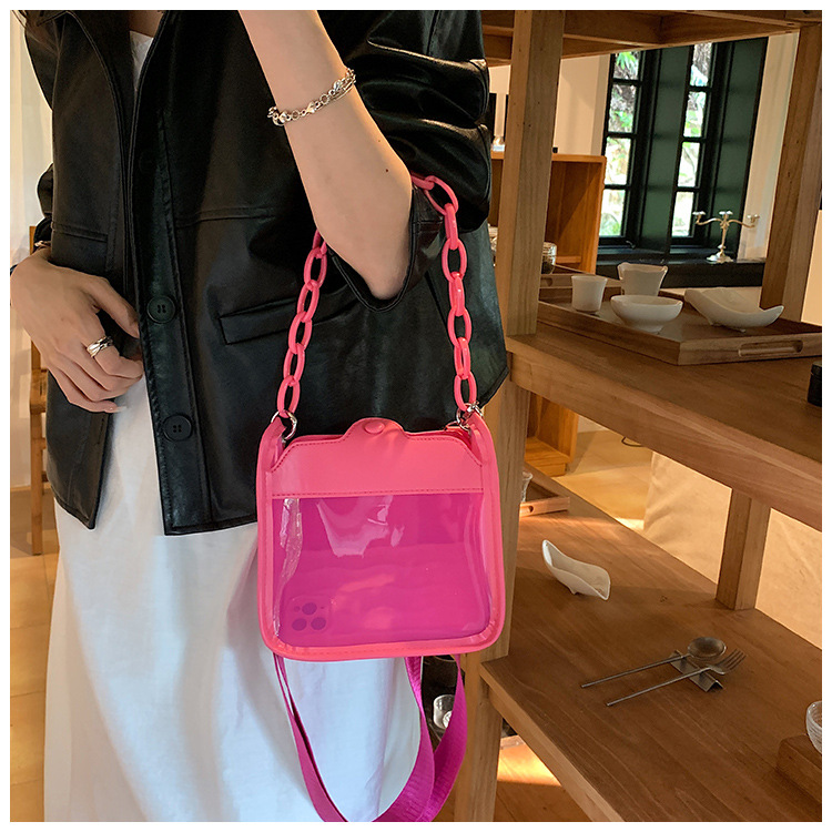 Women's Medium PVC Pu Leather Solid Color Streetwear Chain Magnetic Buckle Crossbody Bag display picture 24