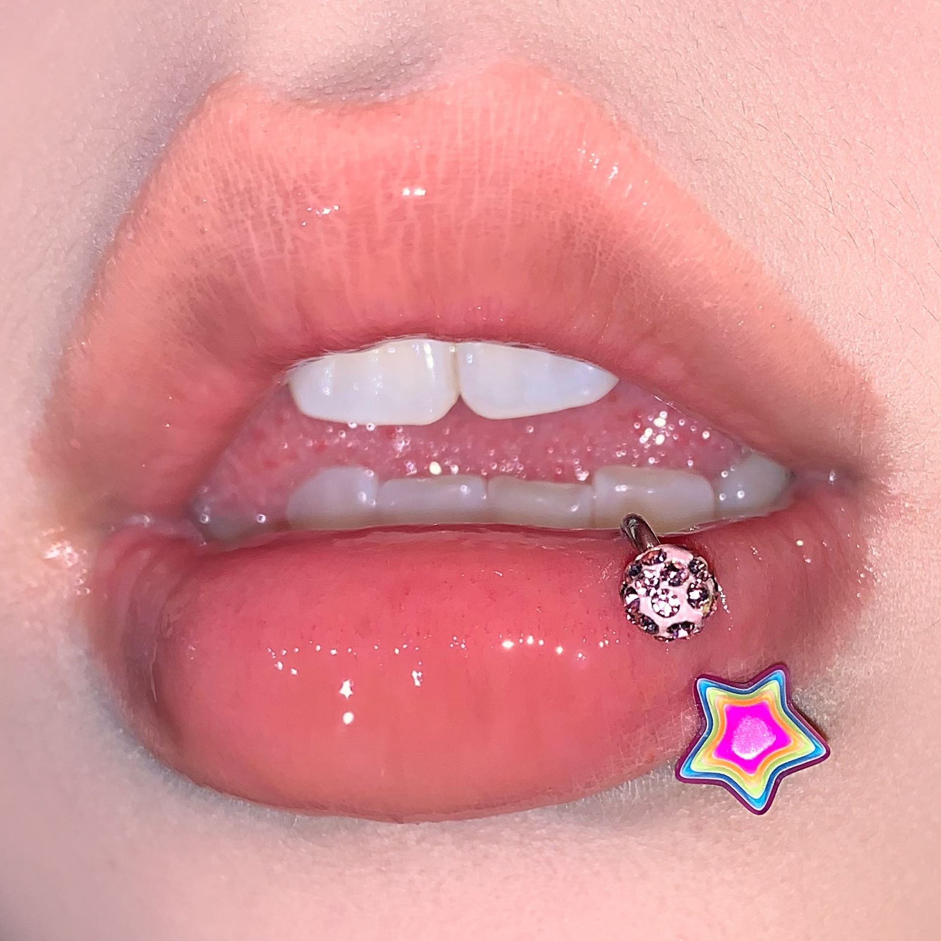 Silver pointed spike labret stud material detail