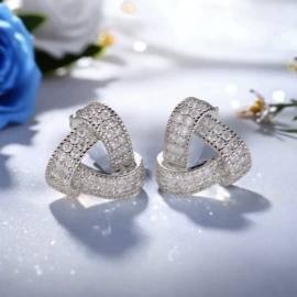 耳钉;戒指;项链