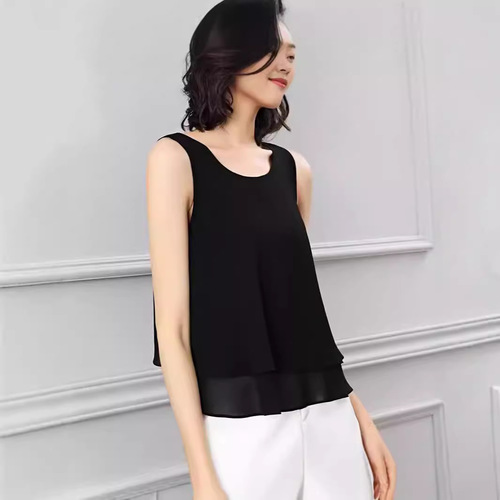 Women's round neck two-layer chiffon camisole with spaghetti straps, loose outerwear, sleeveless top, white basic shirt for summer
