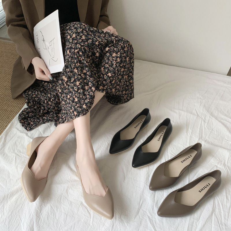Productos genuinos Juli 2023 Nuevas Botas de lluvia puntiagudas de moda corta para mujer para adultos al aire libre zapatos de goma antideslizantes Botas de lluvia zapatos de agua image 4