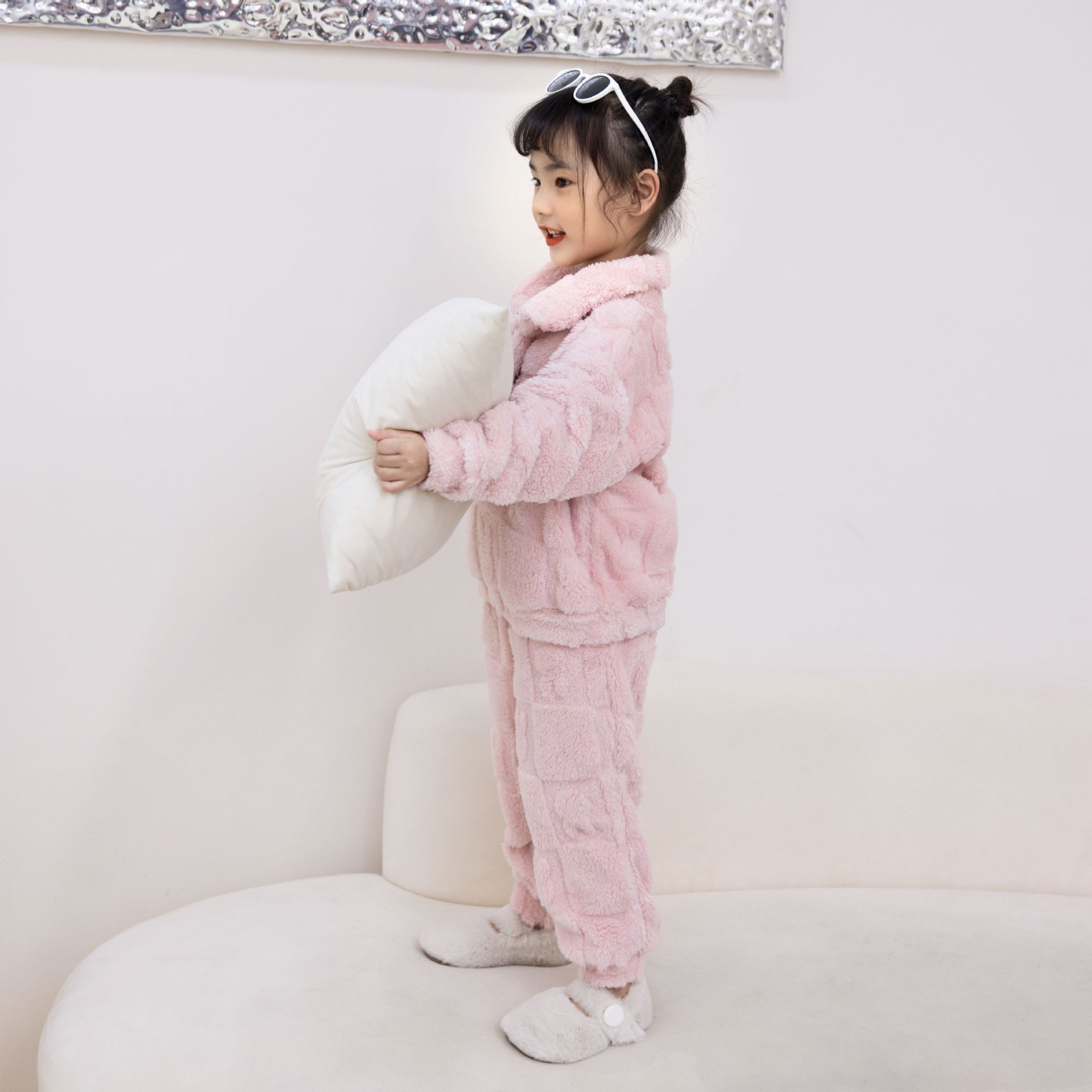 Ropa de casa para niños pijamas traje Otoño e Invierno terciopelo de algodón engrosado niños medianos y grandes niños cálidos y niñas solapa color sólido