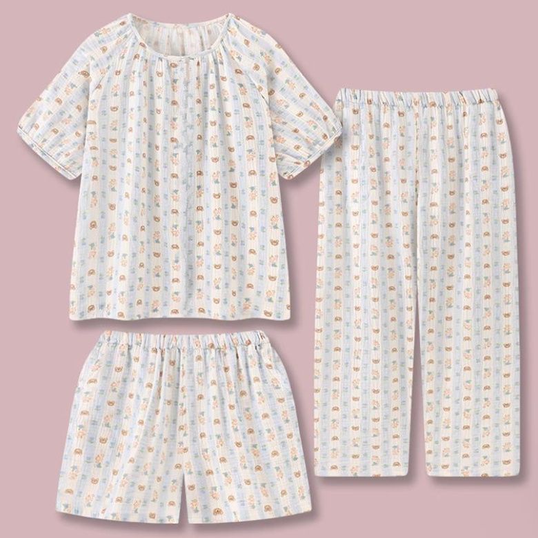 Comercio exterior al por mayor primavera y verano nuevos pijamas pantalones de manga corta para mujer pantalones cortos de tres piezas servicio a domicilio nube algodón rayas oso