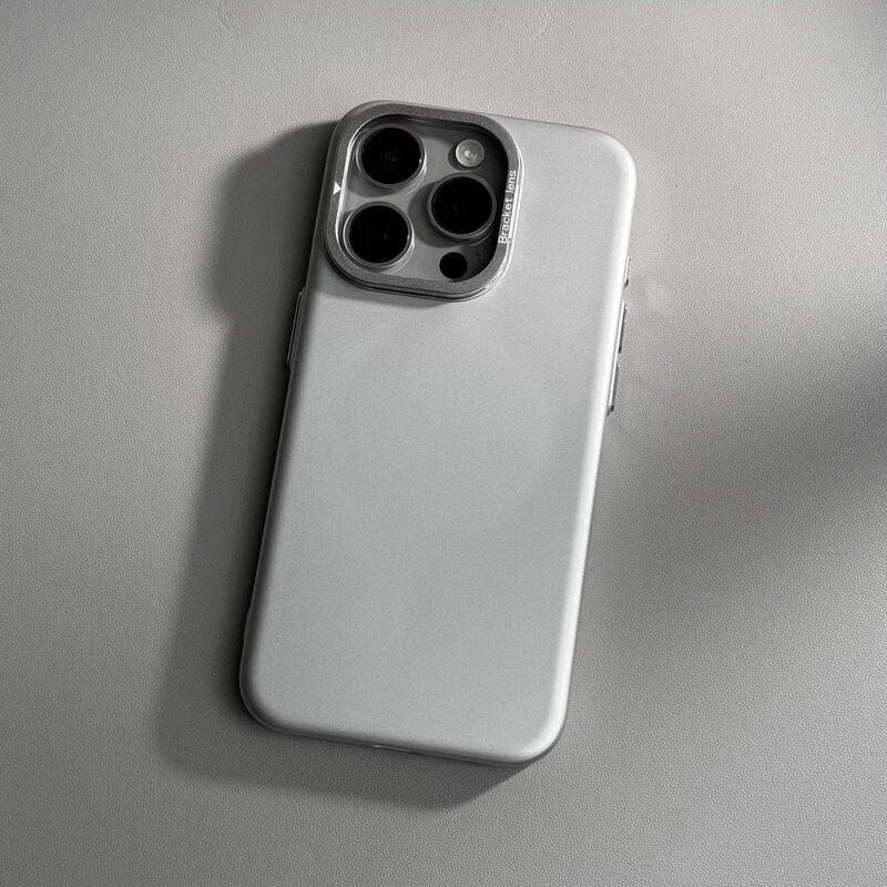 レンズのコンタクトレンズのサポートはiphone16 promaxの携帯電話の携帯電話の磁気吸引の新型のリンゴ14のつや消しの15ハードセットを適用します。|undefined