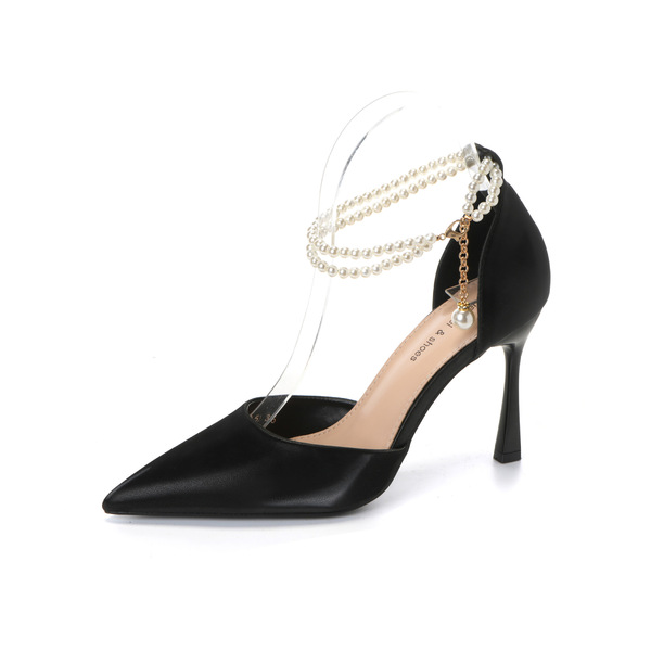 High heels pointed-toe