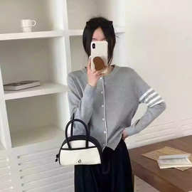 五笔蟹韩系气质毛衣针织开衫春秋季新款女式设计感百搭学院风上衣