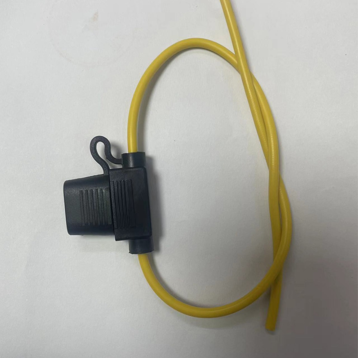 XHX001中12圆黑头黄线20CM+20CM保险丝盒保险防水座