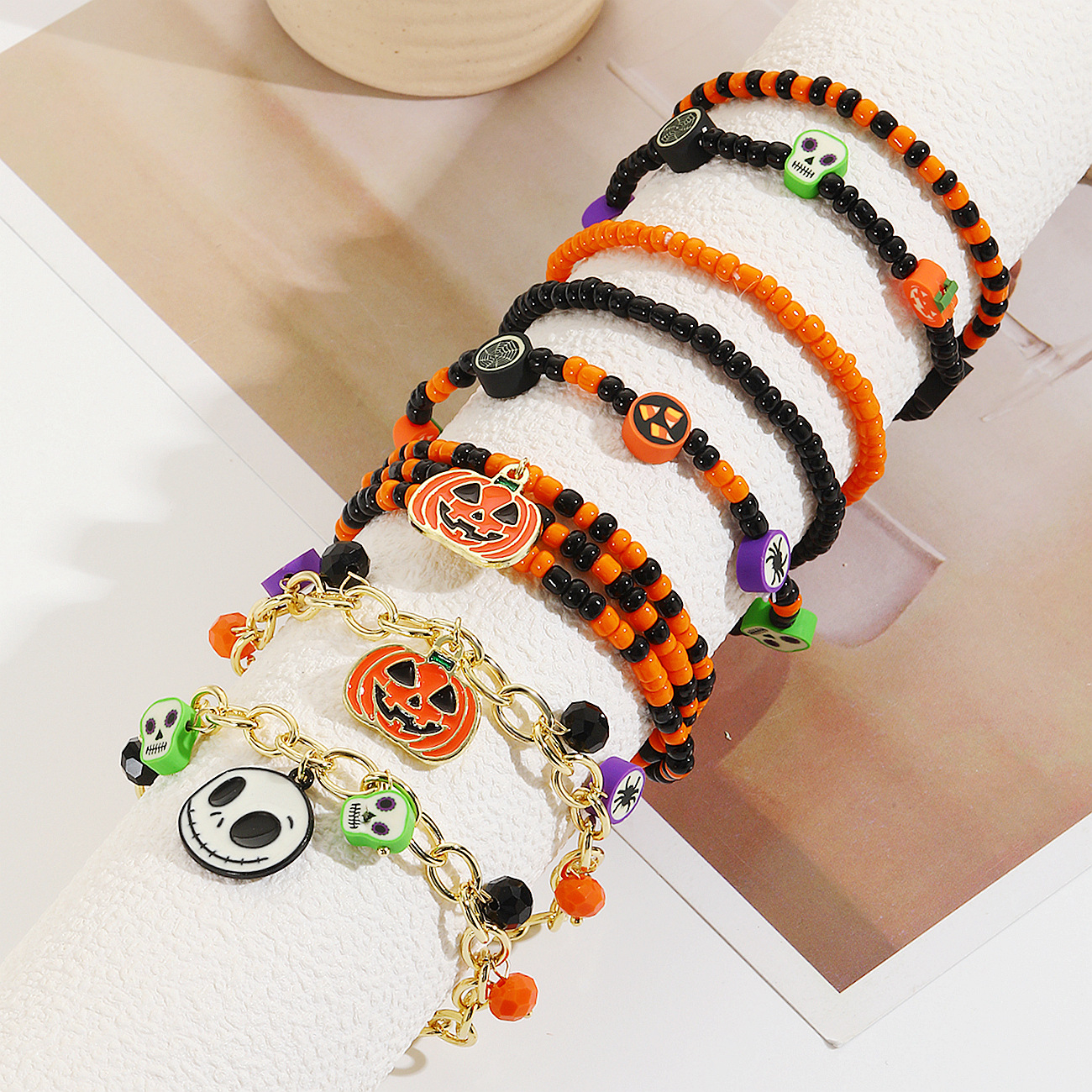 Beliebtes Halloween-Armband aus Polymer-Ton, Totenkopf-Kürbis-Perlenarmband, Damen-Kettenarmband, Urlaubsschmuck_voghion.com