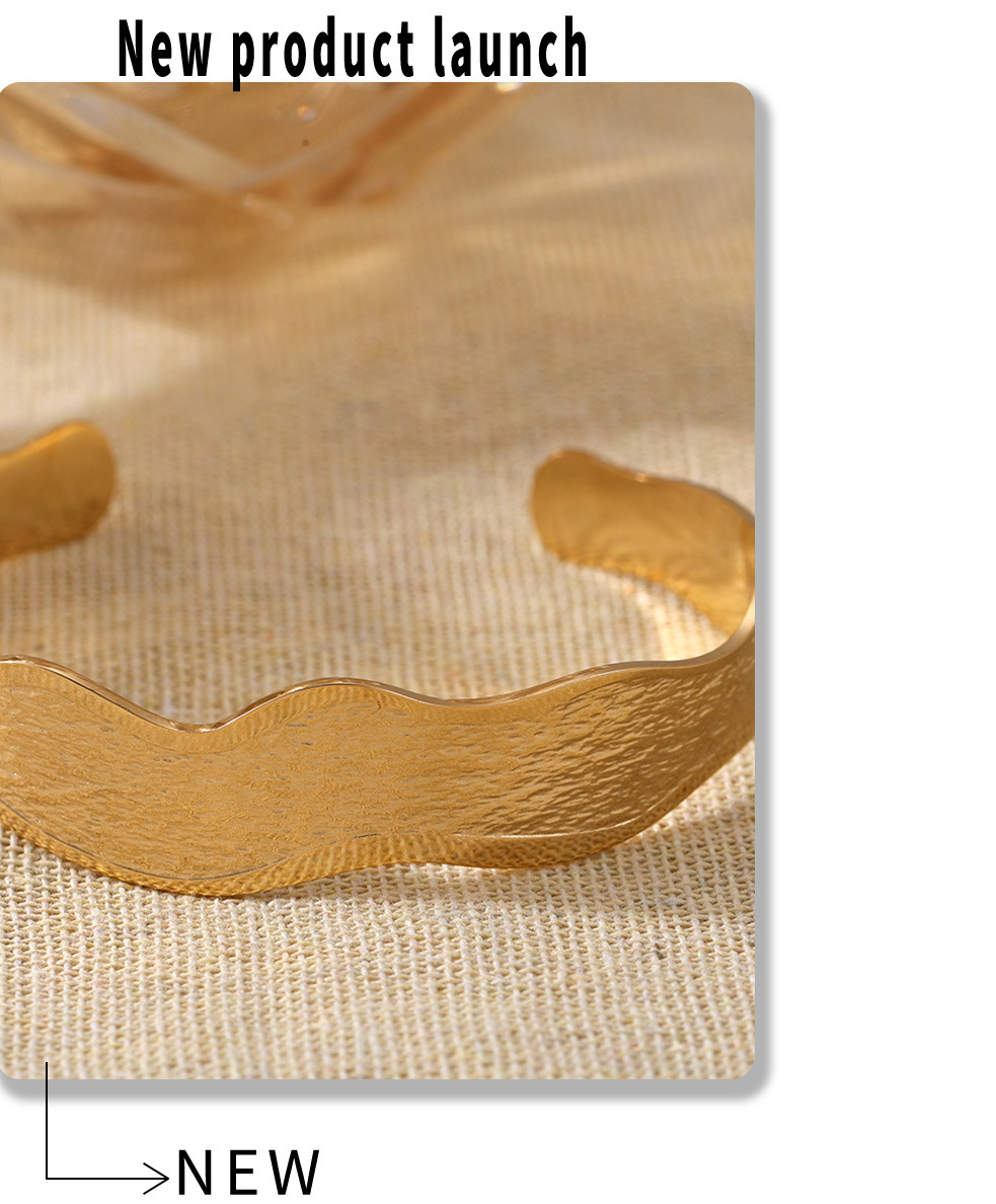 Personalized Square Sugar Ripple C-shaped Titanium Steel Bracelet_voghion.com