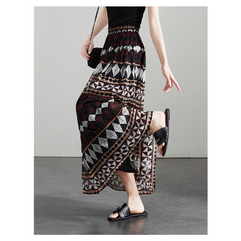 专柜品质2025夏新款波西米亚风印花半身裙时尚显瘦中长款a字伞裙