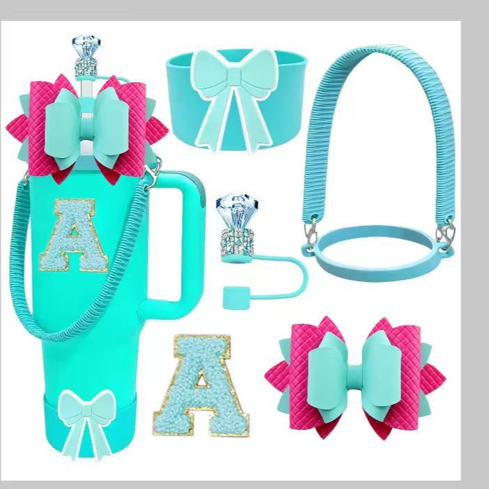 Accesorios de taza Stanley colgante de cuerda de mano flor de silicona gorra de paja de peluche colgante de taza cadena de taza de color cubierta de taza