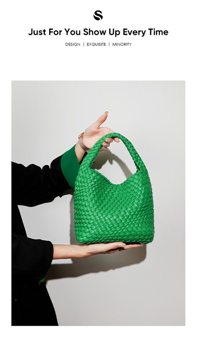 Ein Nischendesign gewebter Handtaschenkorb, modische trendige Umhängetasche mit einer Schulter, Sommer neue vielseitige Mutter und_voghion.com