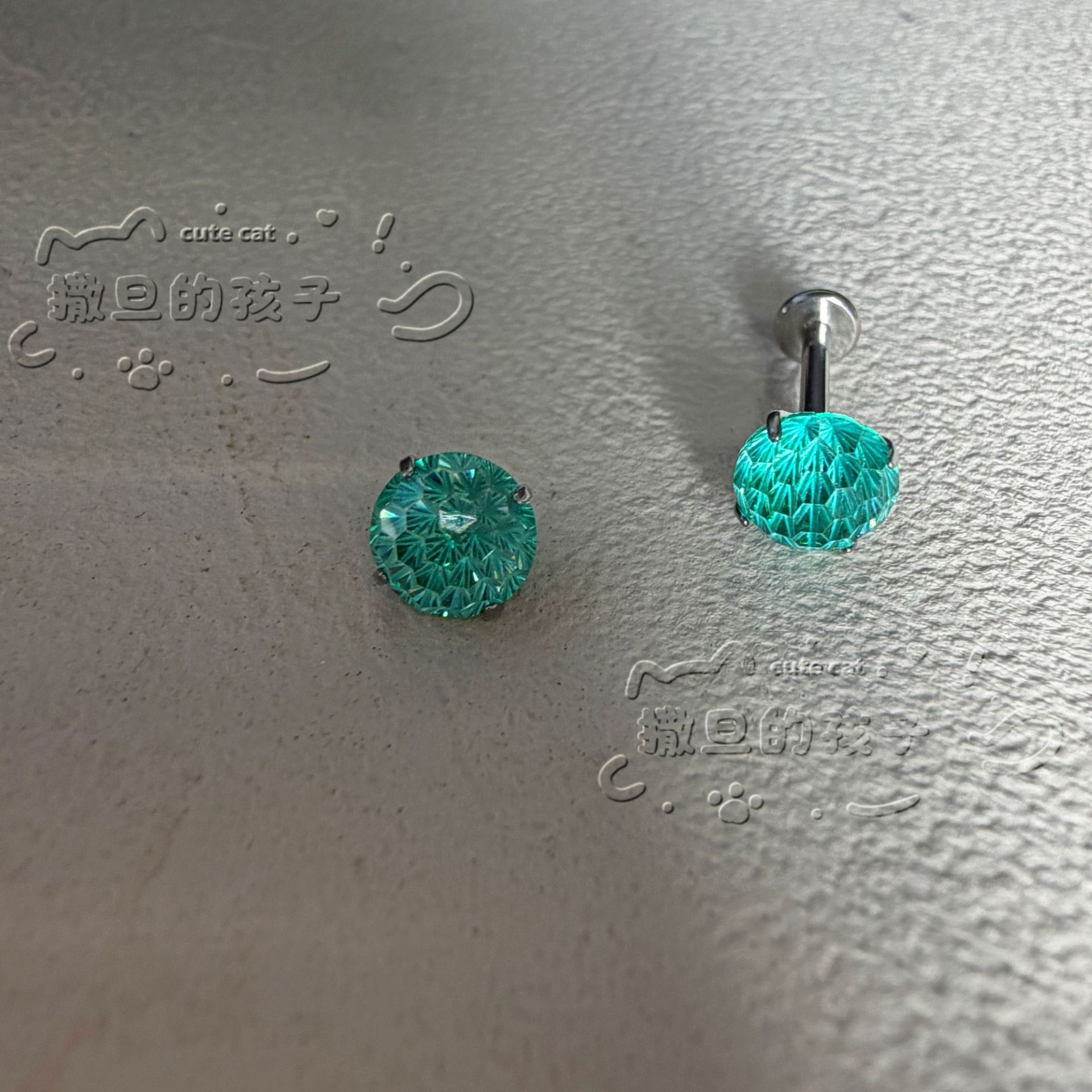 Silver pointed spike labret stud material detail