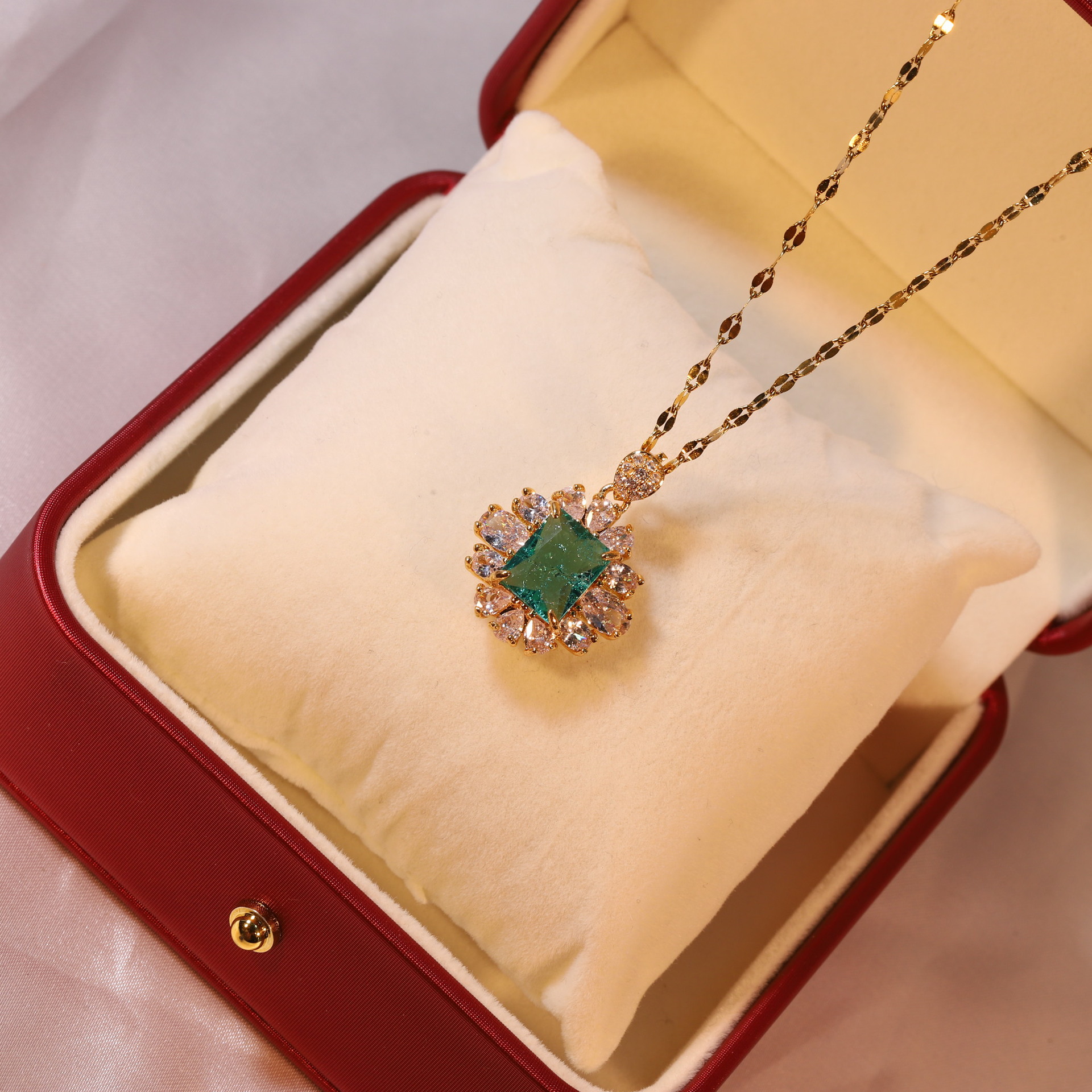 Retro Geometric Titanium Steel Inlay Zircon Pendant Necklace 1 Piece