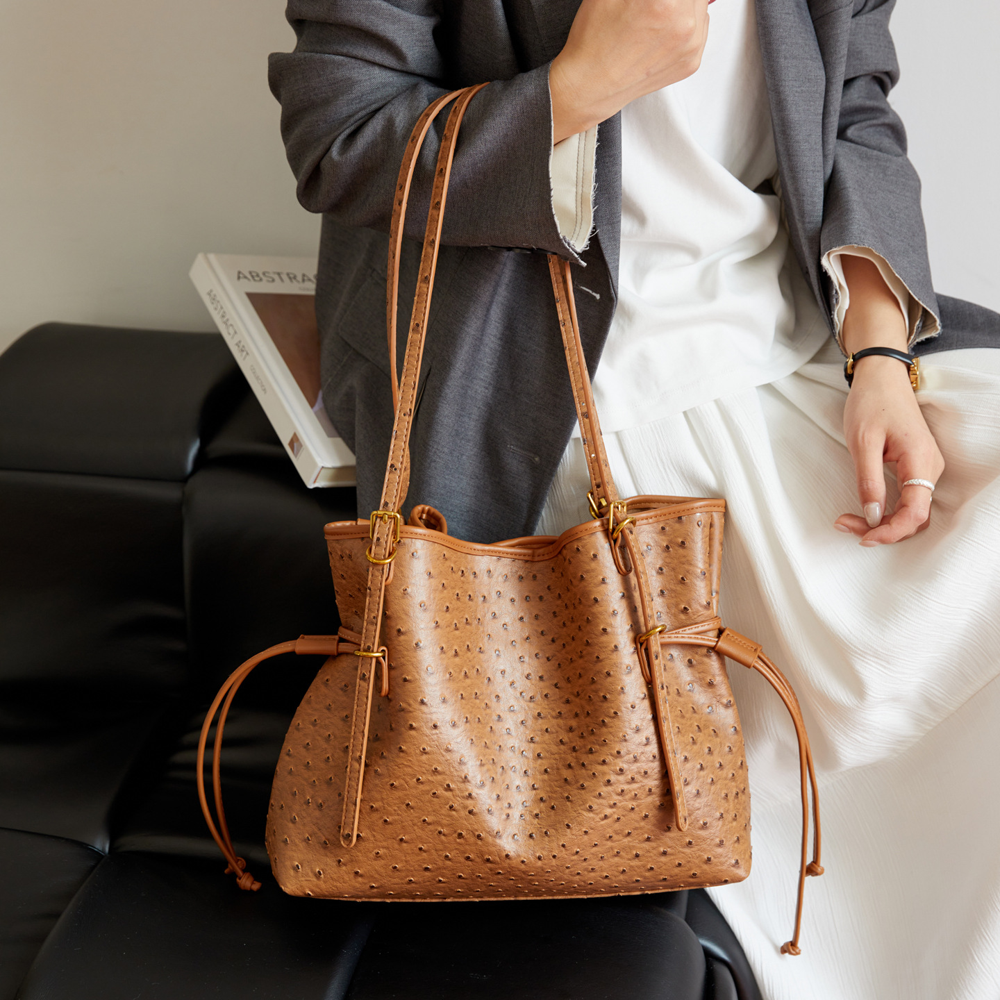 Bolsa de hombro retro europea y americana transfronteriza bolso de mano clásico de avestruz de gran capacidad de transporte de viajes bolso especial