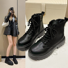 大码马丁靴女2024新款秋冬英伦风侧拉链机车靴厚底皮带扣复古短靴